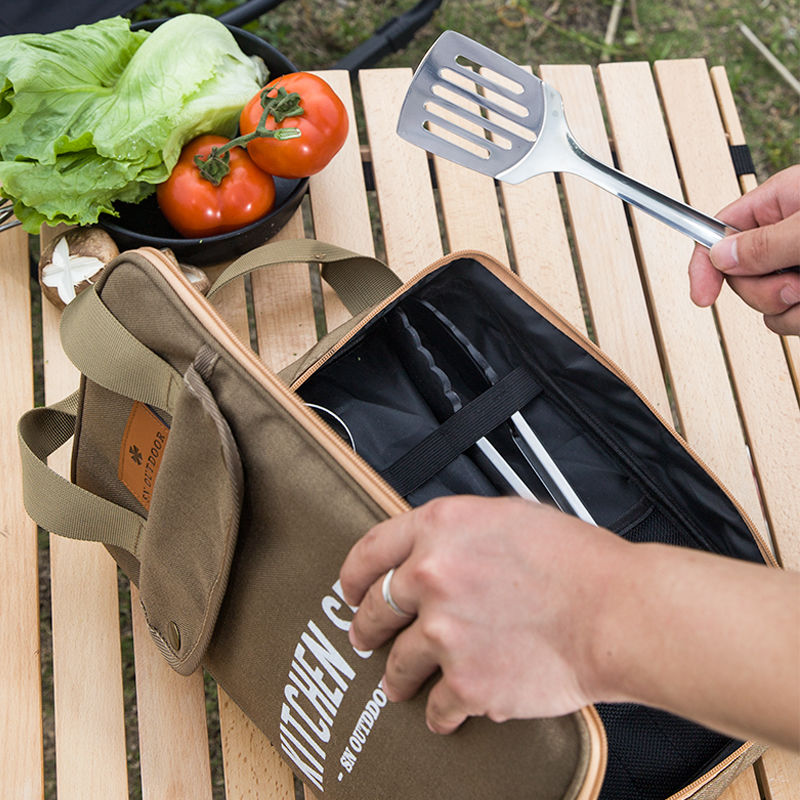 Set da 8 Pezzi per Cucina da C - Camping Cooking All In One recensione e prezzo